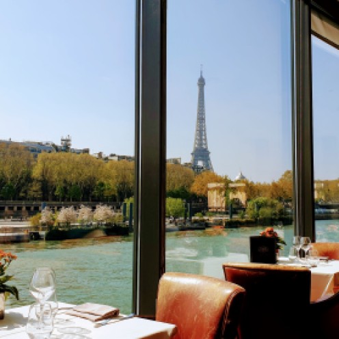 Vue sur la Tour Eiffel du restaurant le Club ©biboucheetbibouchon